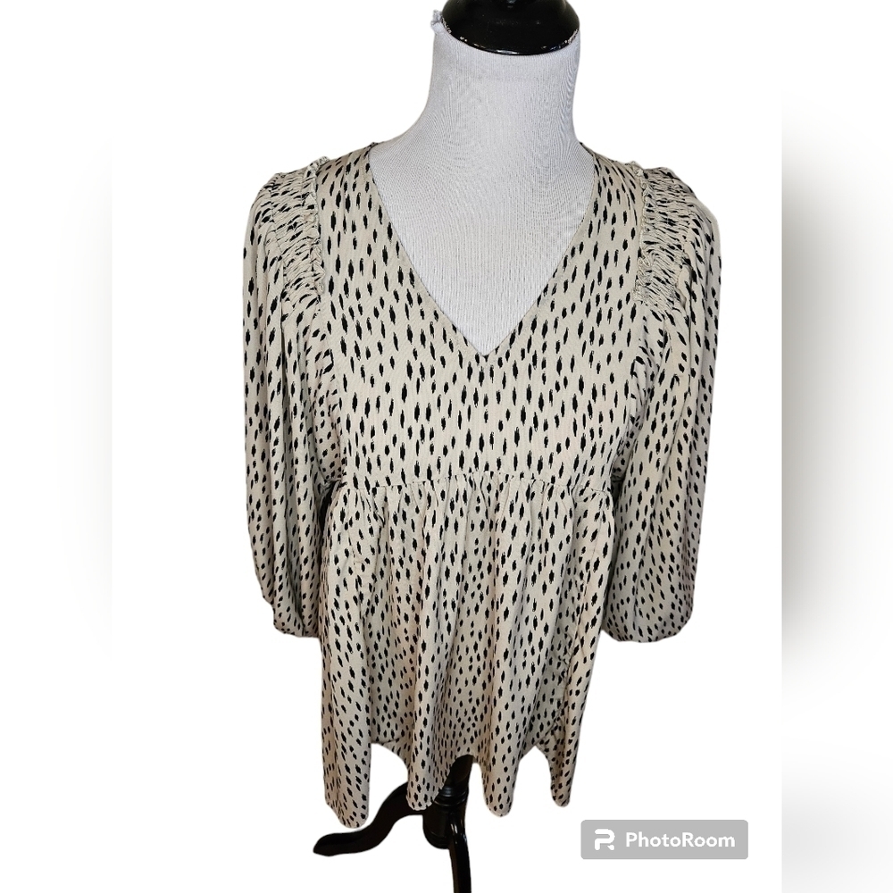 Mitto shop oversized high low blouse size med.